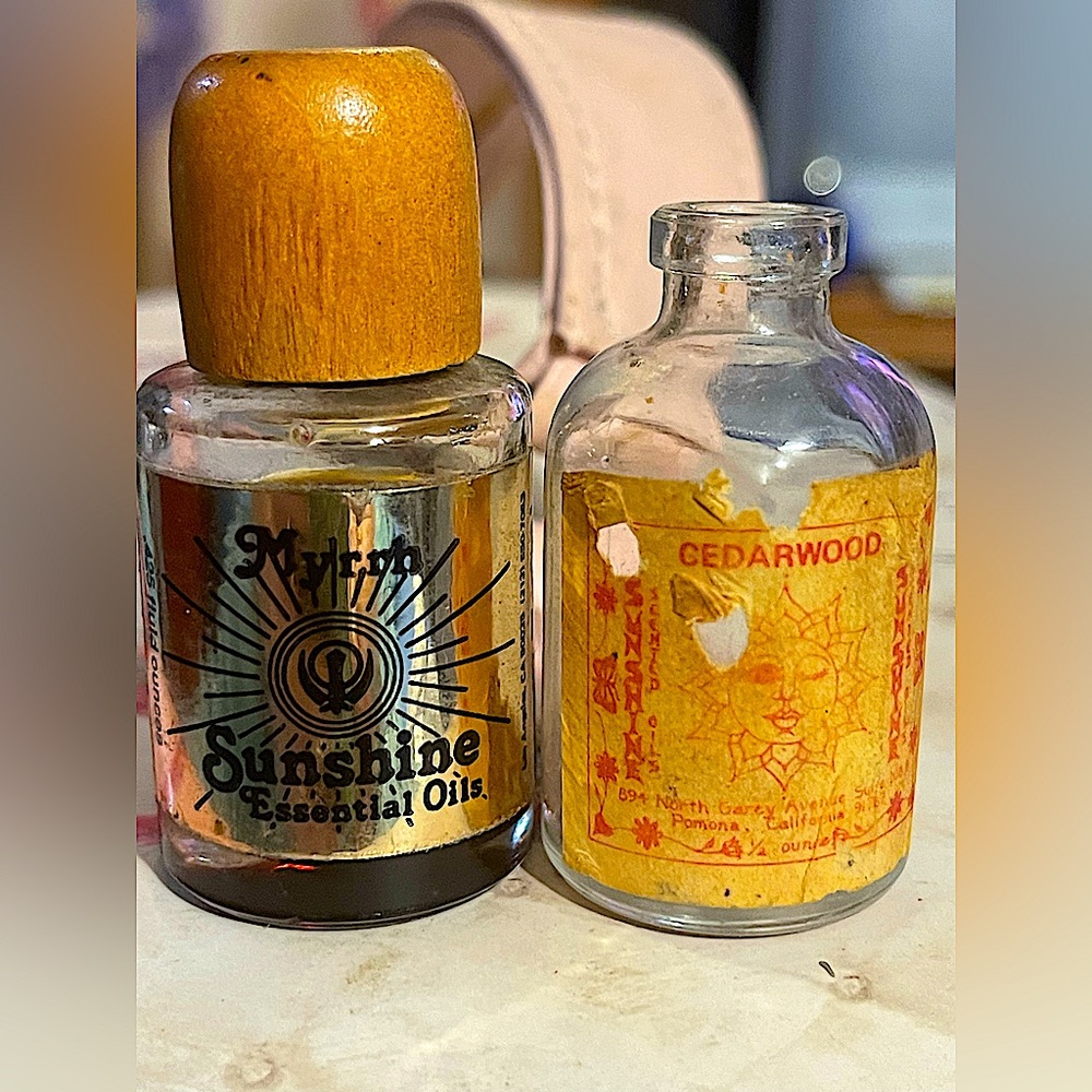 sunshine essential oil VTG 70s mega rare oil of myrrh 75% full all natural OOAK - Picture 3 of 12